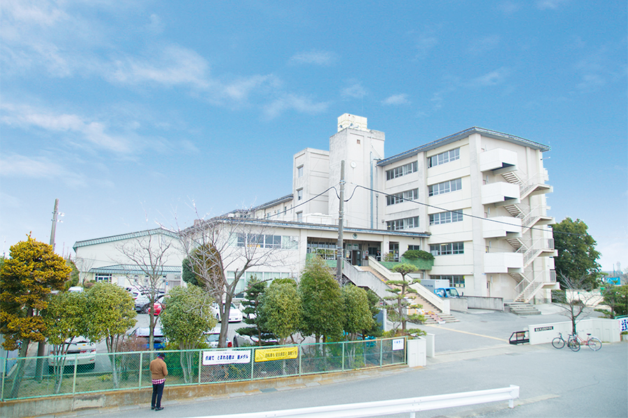 新栄中学校