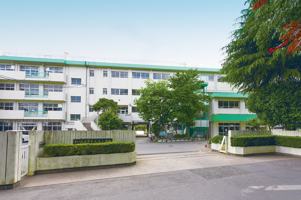 三室小学校