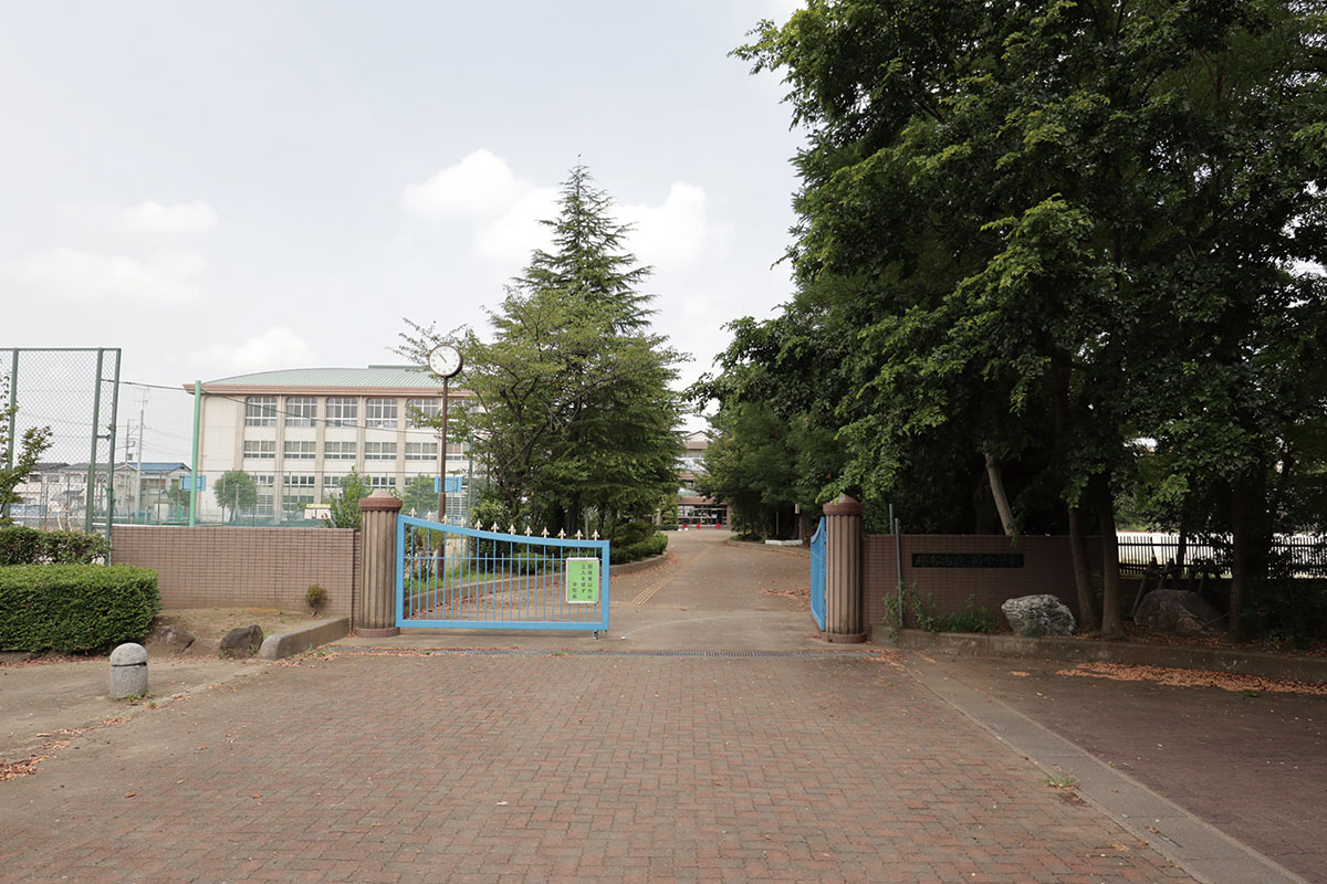 西中学校/徒歩14分 西中学校/徒歩14分