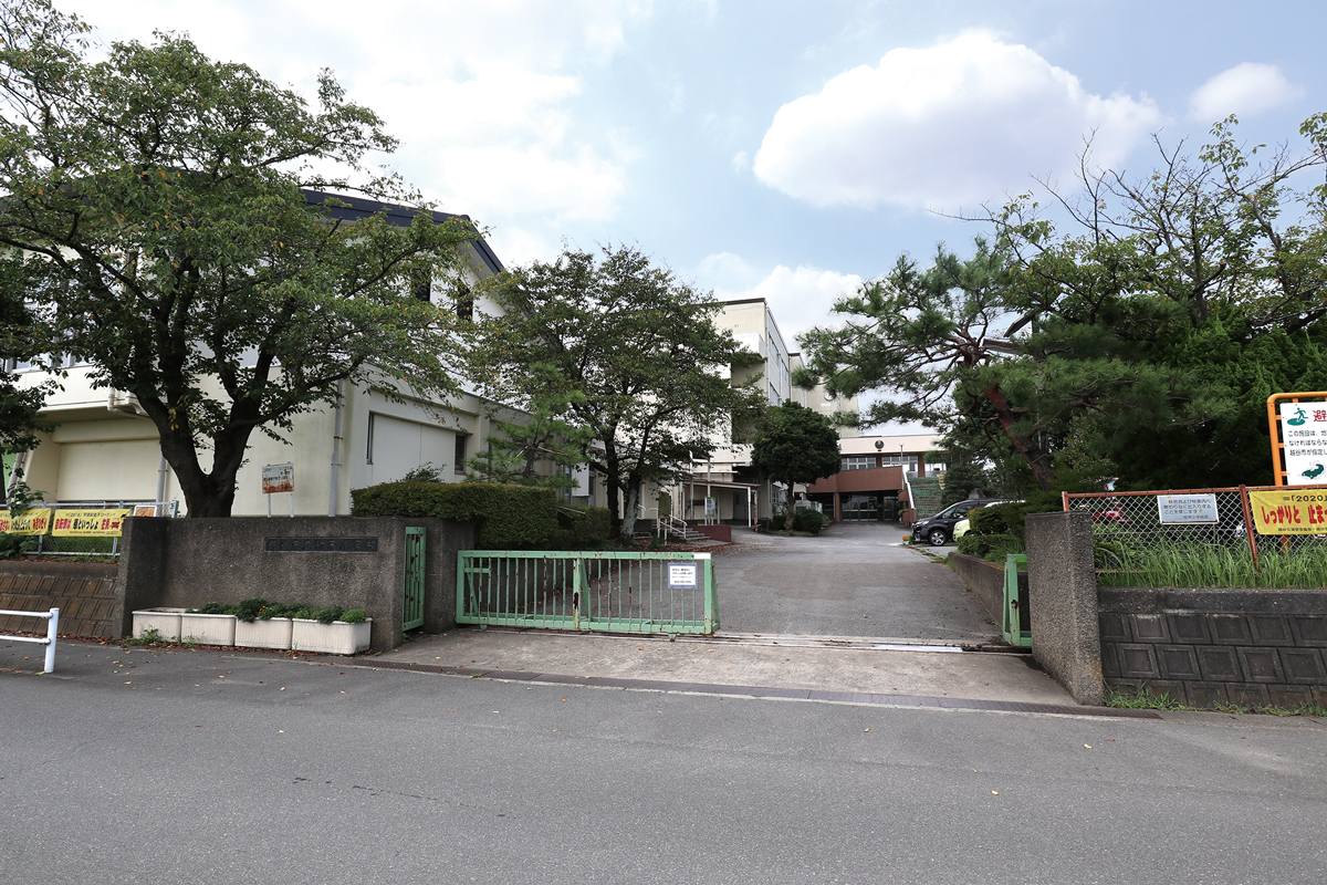 弥栄小学校