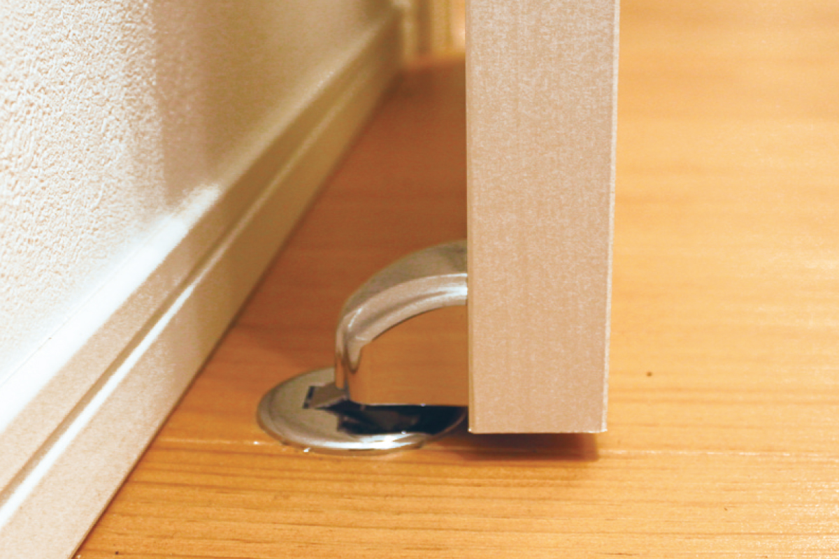 【マグネット戸当たり】