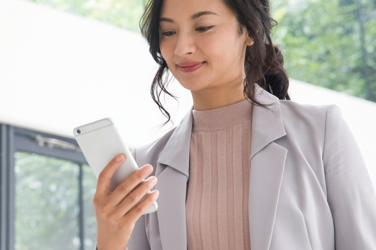 【スマホでどこでも給湯や床暖房を操作可能】 【スマホでどこでも給湯や床暖房を操作可能】