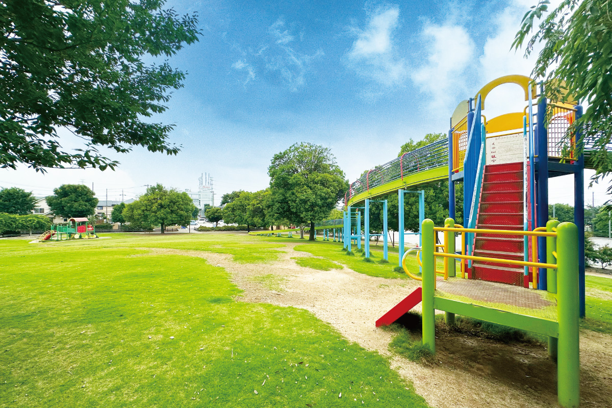 【春岡中央公園】