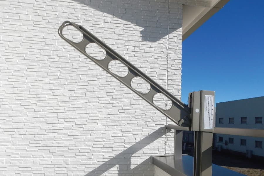 【バルコニー可動式竿掛け】