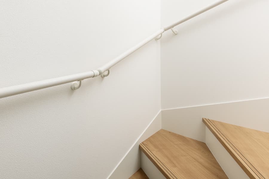 【連続階段手すり】 【連続階段手すり】