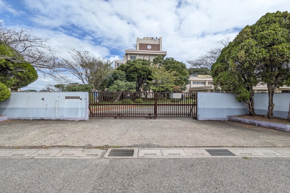 牛島小学校