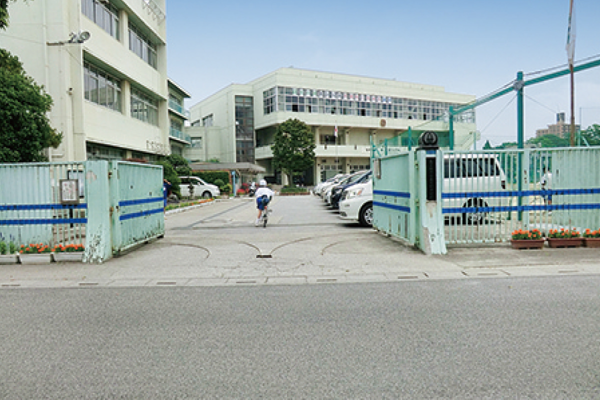 春日部中学校