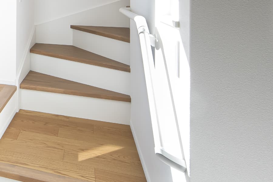 【連続階段手すり】