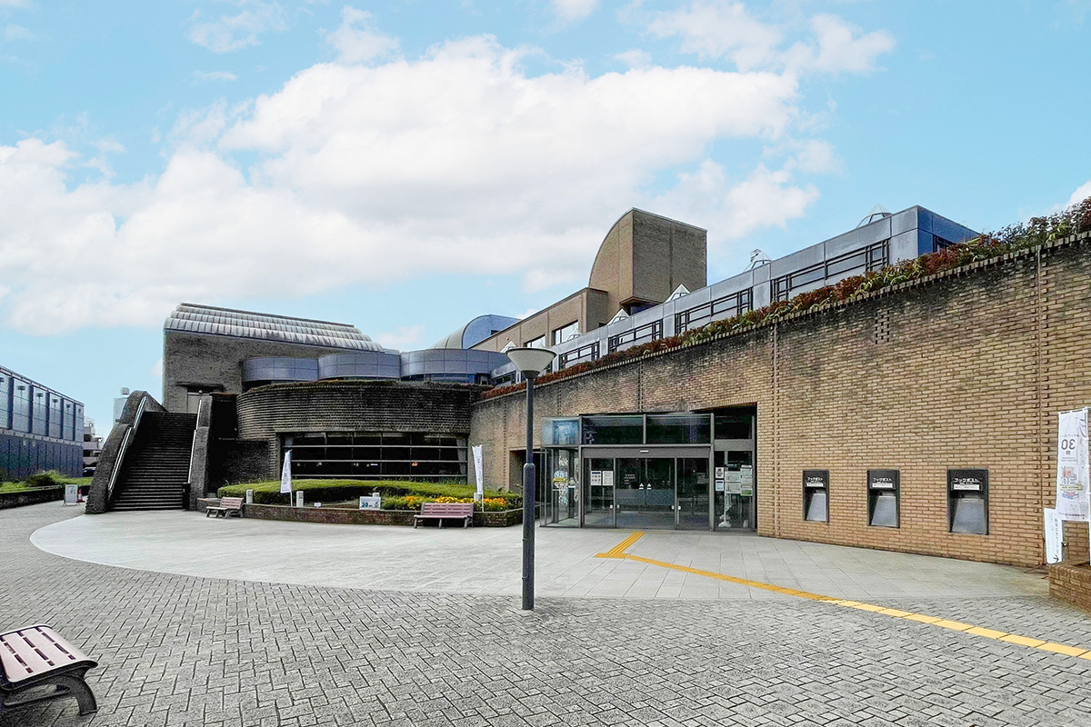 市川市中央図書館 市川市中央図書館