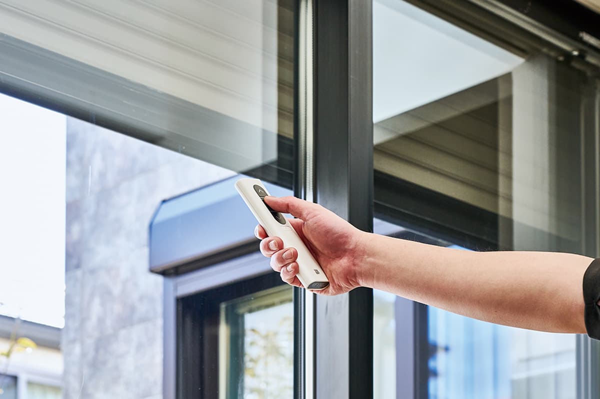 【電動シャッター】 【電動シャッター】