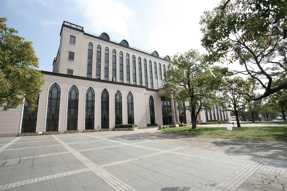 越谷市中央市民会館