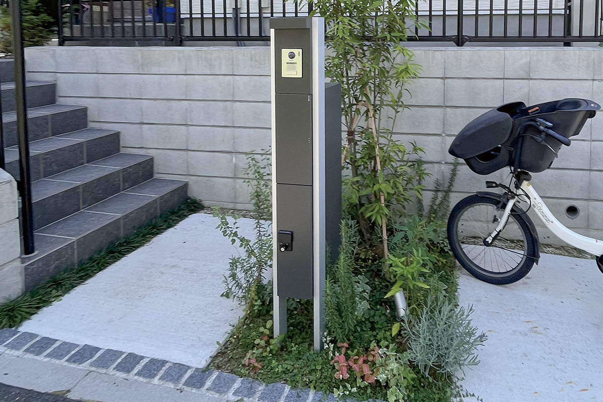 【宅配ボックス付機能性門柱】