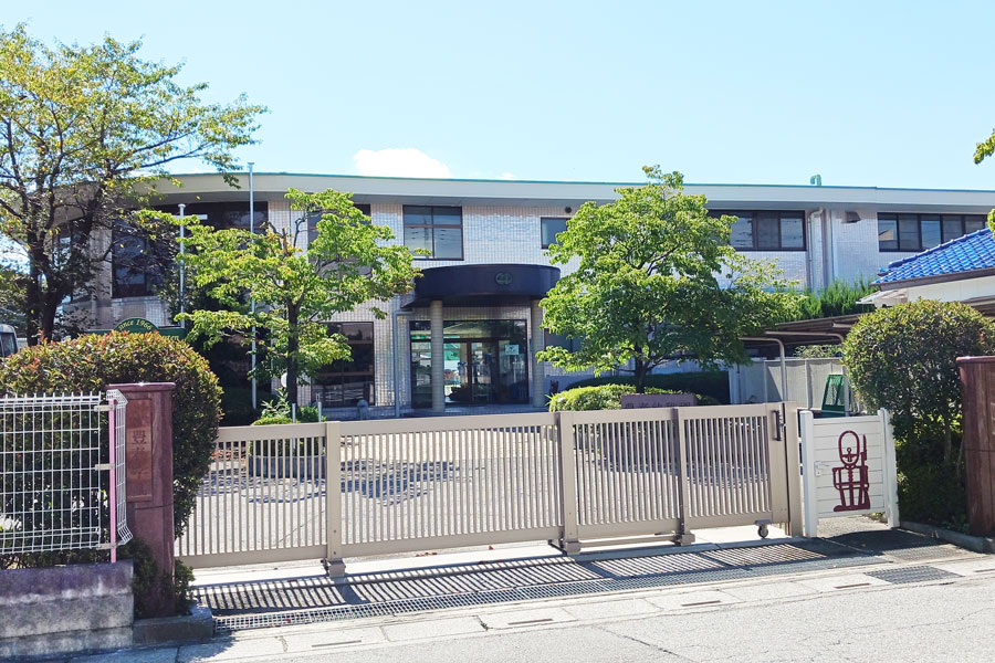 【認定こども園とよはるこども学園】