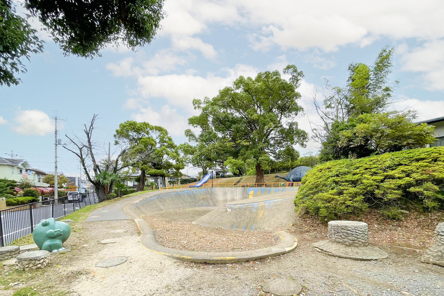 コミュニティ第2児童公園(かいじゅう公園)