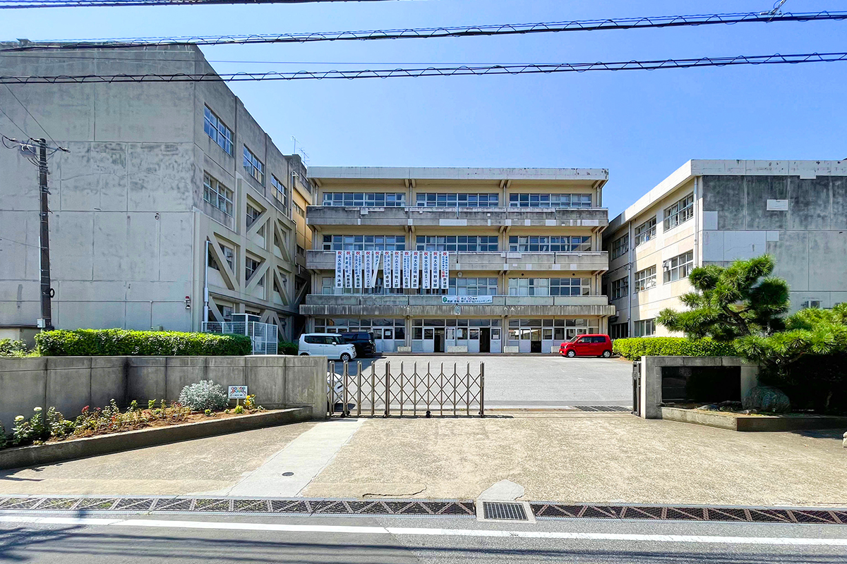 松戸市立六実中学校 松戸市立六実中学校