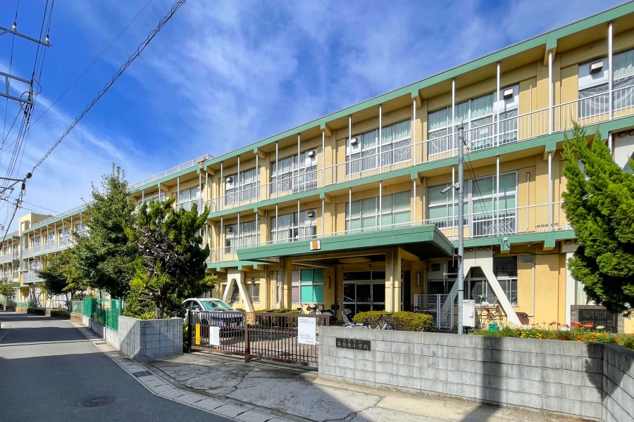 幕張東小学校