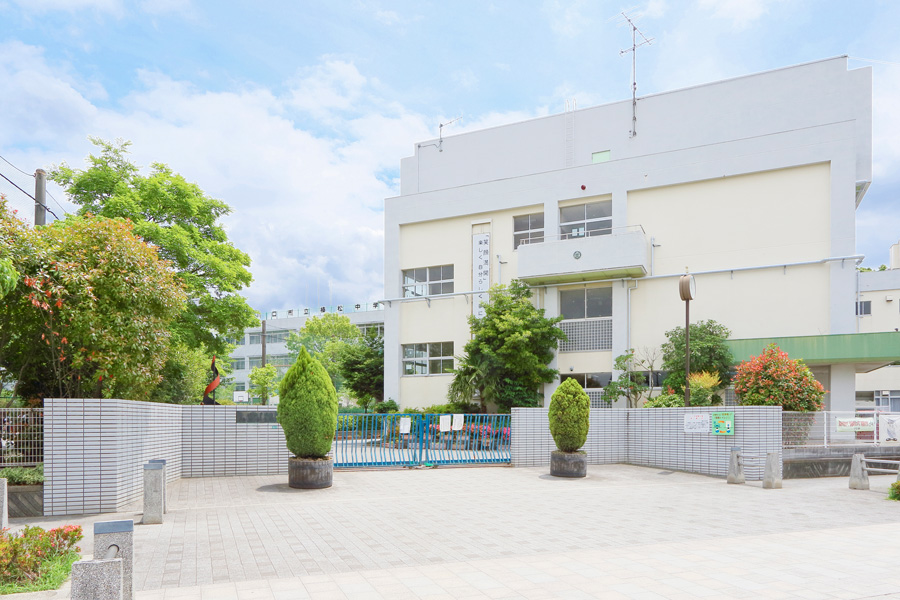 榛松中学校(現地より徒歩6分) 榛松中学校(現地より徒歩6分)