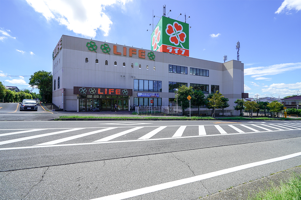 ライフ増尾店