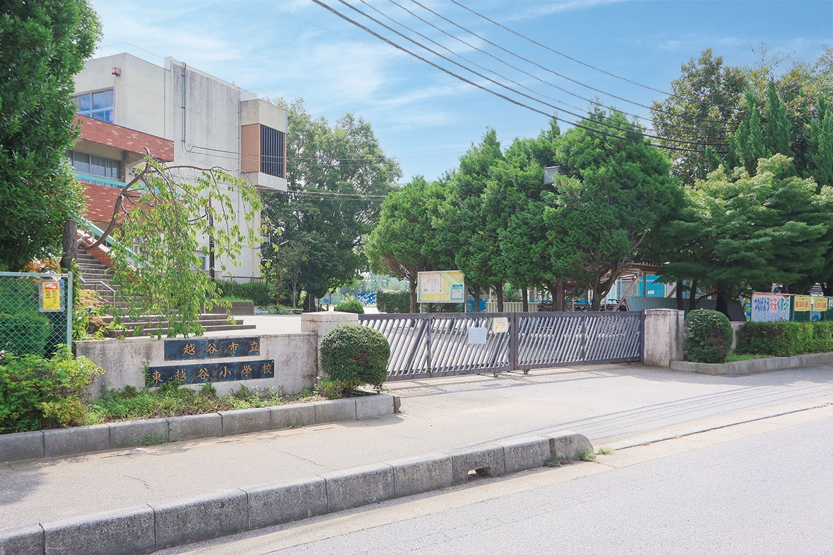 東越谷小学校/徒歩6分 東越谷小学校/徒歩6分