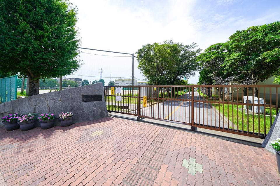 柏市立富勢中学校 柏市立富勢中学校