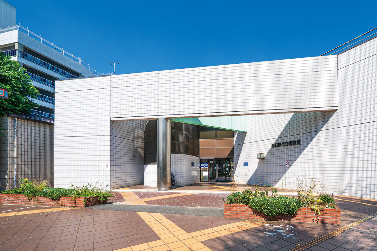春日部市立中央図書館 春日部市立中央図書館