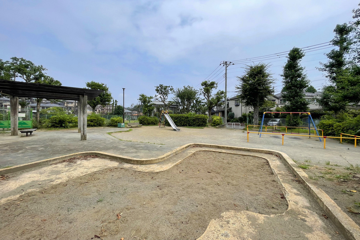 飯山満町西公園 飯山満町西公園