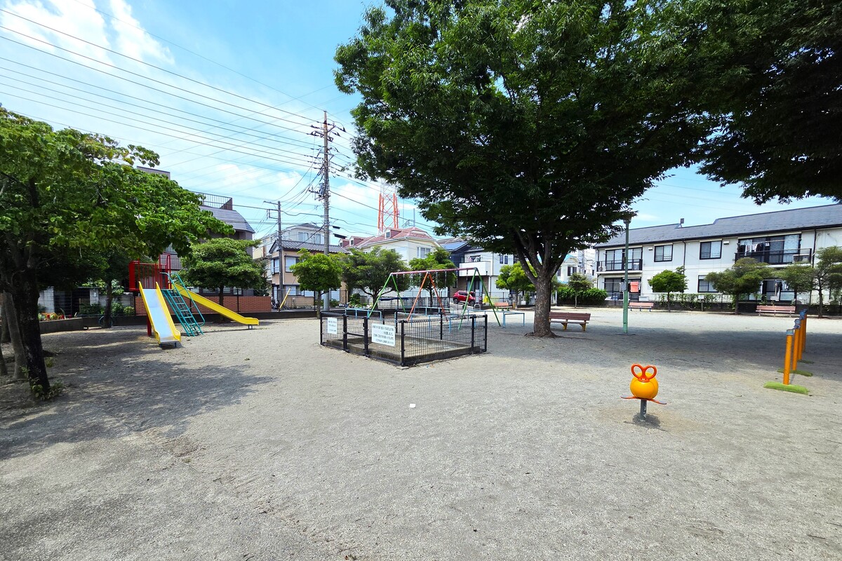 芝富士二丁目公園 芝富士二丁目公園