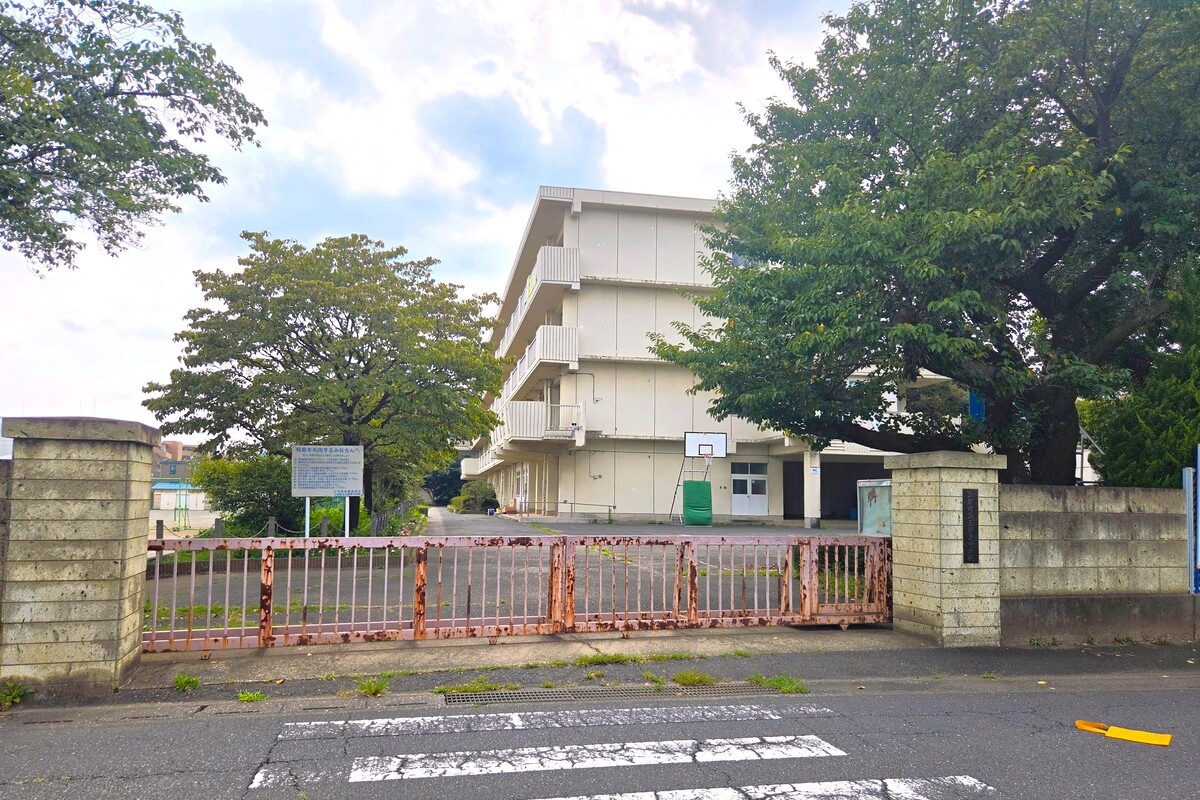 三芳東中学校/徒歩13分 三芳東中学校/徒歩13分