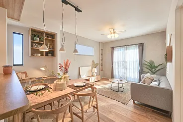 カーテンの画像