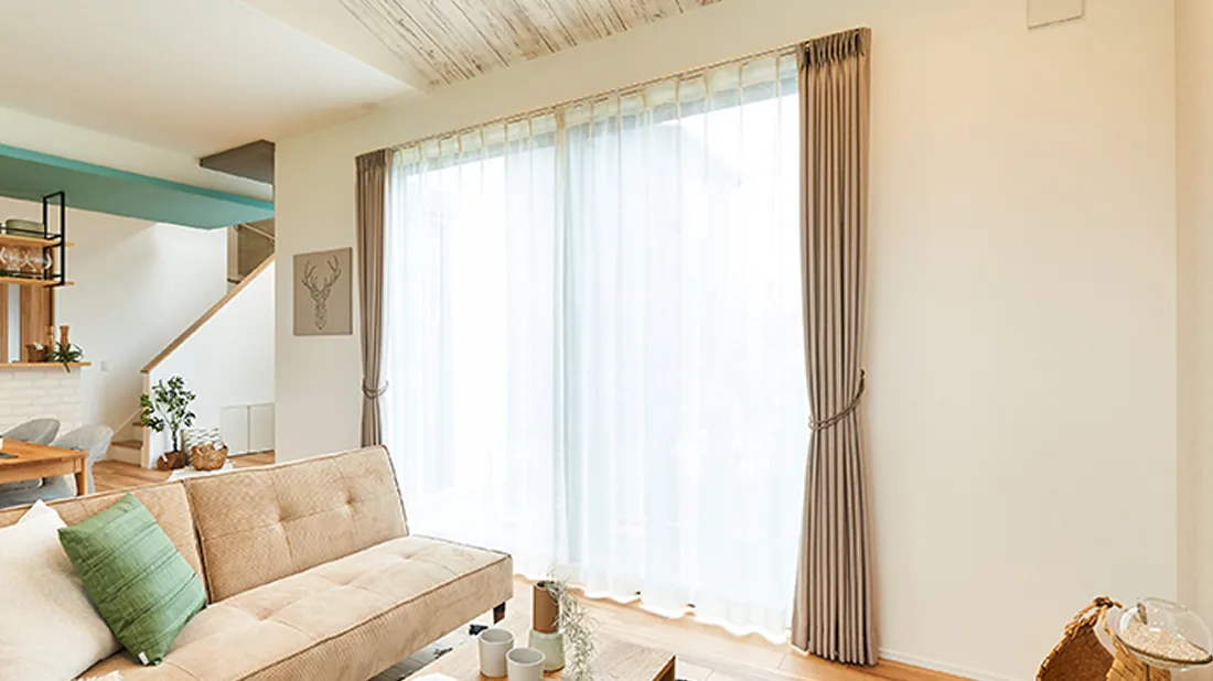 カーテンの画像